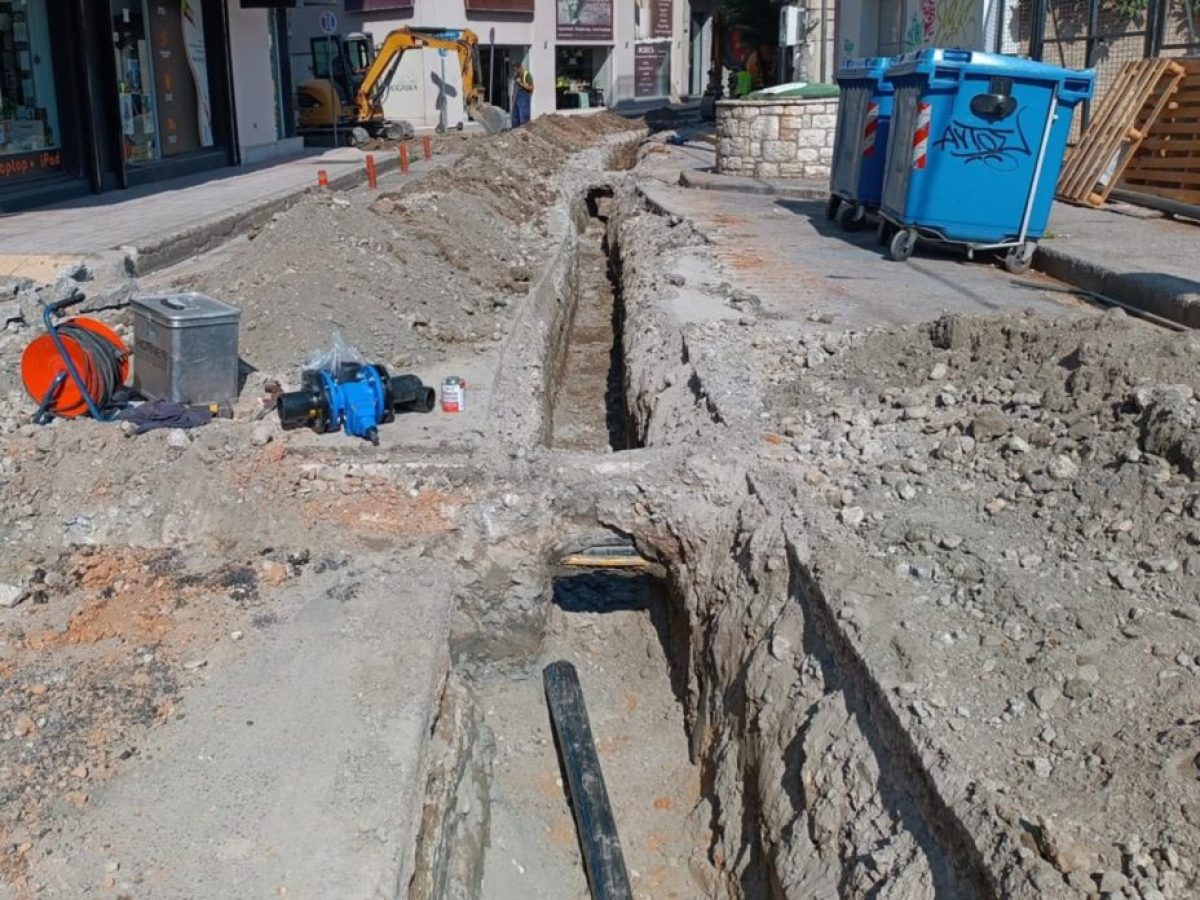 Προχωρά η… θωράκιση της Καλαμάτας με τη γ΄ φάση αντικατάστασης αγωγών ύδρευσης