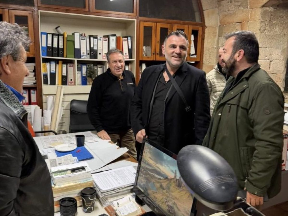 Πρώτη συνάντηση γνωριμίας του Εντεταλμένου Συμβούλου Μεσαιωνικής Πόλης Σ. Βαγιανού και του Εντεταλμένου Συμβούλου για την Ψηφιακή Μετάβαση κ. Γ. Βαρέλη με τους υπαλλήλους της Διεύθυνσης Μεσαιωνικής Πόλης και Μνημείων