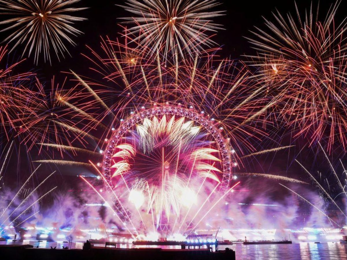 Πρωτοχρονιά 2026 σε κάθε ζώνη ώρας: Φώτα, μουσικές και εικόνες αισιοδοξίας από τις πρωτεύουσες του κόσμου
