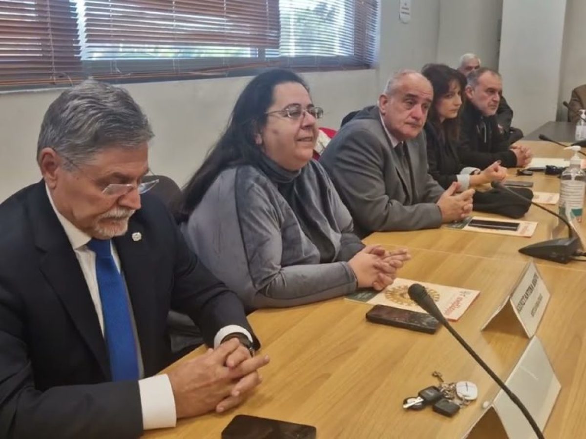 Πρωτοχρονιά με λιγοστό κοινό στην κοπή πίτας στο Δημαρχείο Ραφήνας-Πικερμίου (φωτο- βίντεο RPN)