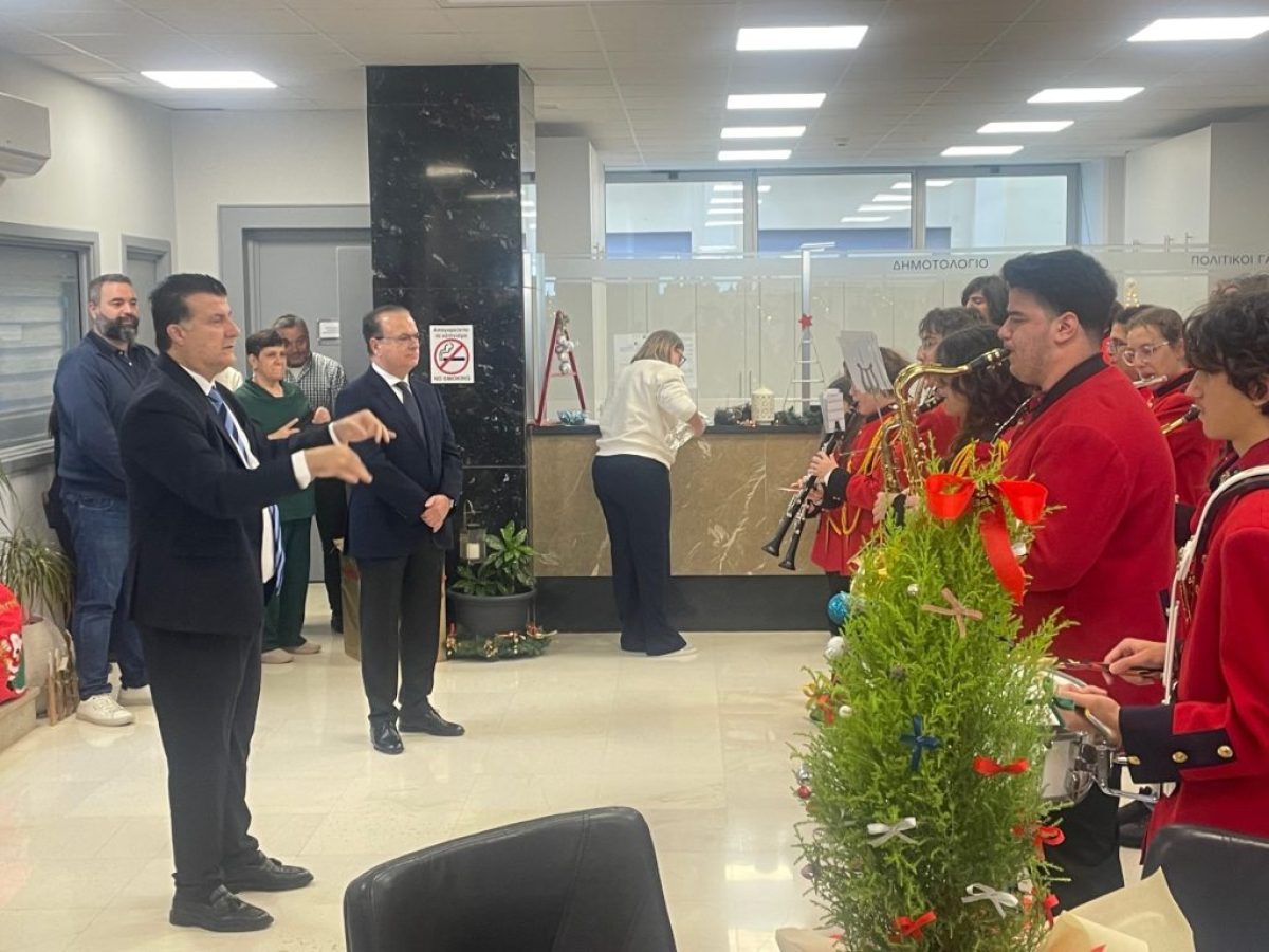 Πρωτοχρονιάτικες μελωδίες και στο Δημαρχείο Ρεθύμνης