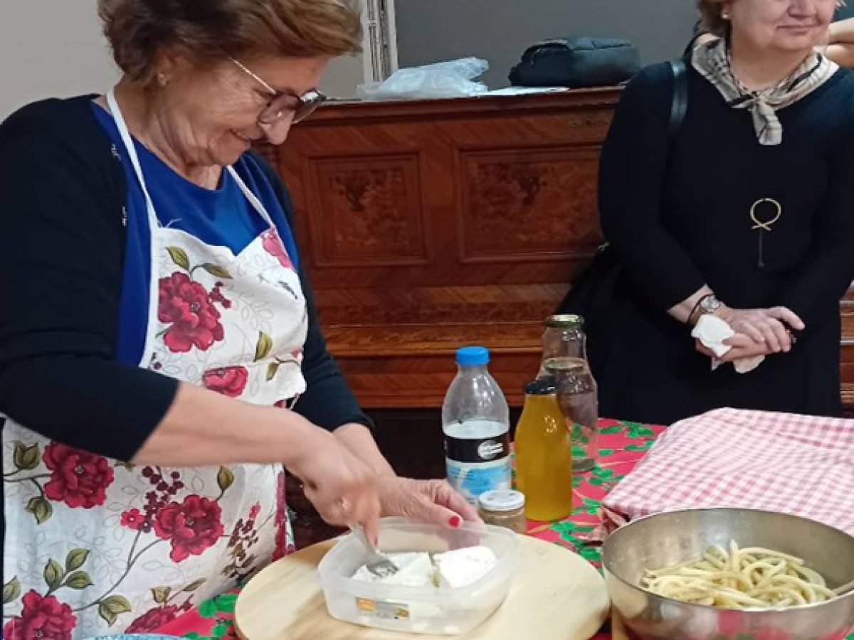 Ραφήνα: Γιορτινή παραδοσιακή συνταγή από την εφορεία Λαογραφίας του Λυκείου των Ελληνίδων