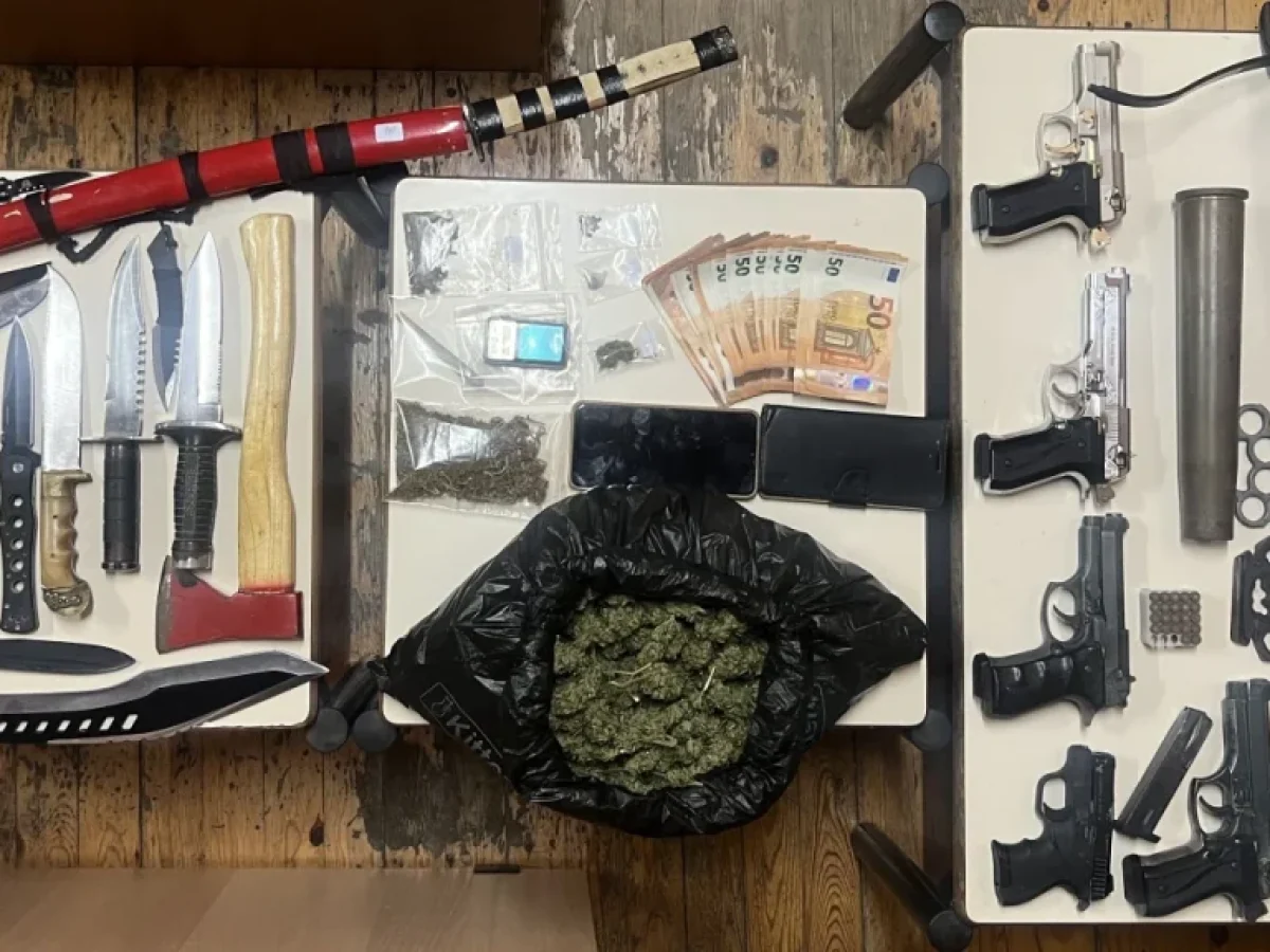 Ρέθυμνο: Δύο συλλήψεις για ναρκωτικά και όπλα – Πιστόλια, μαχαίρια και ναρκωτικά είχαν στην κατοχή τους