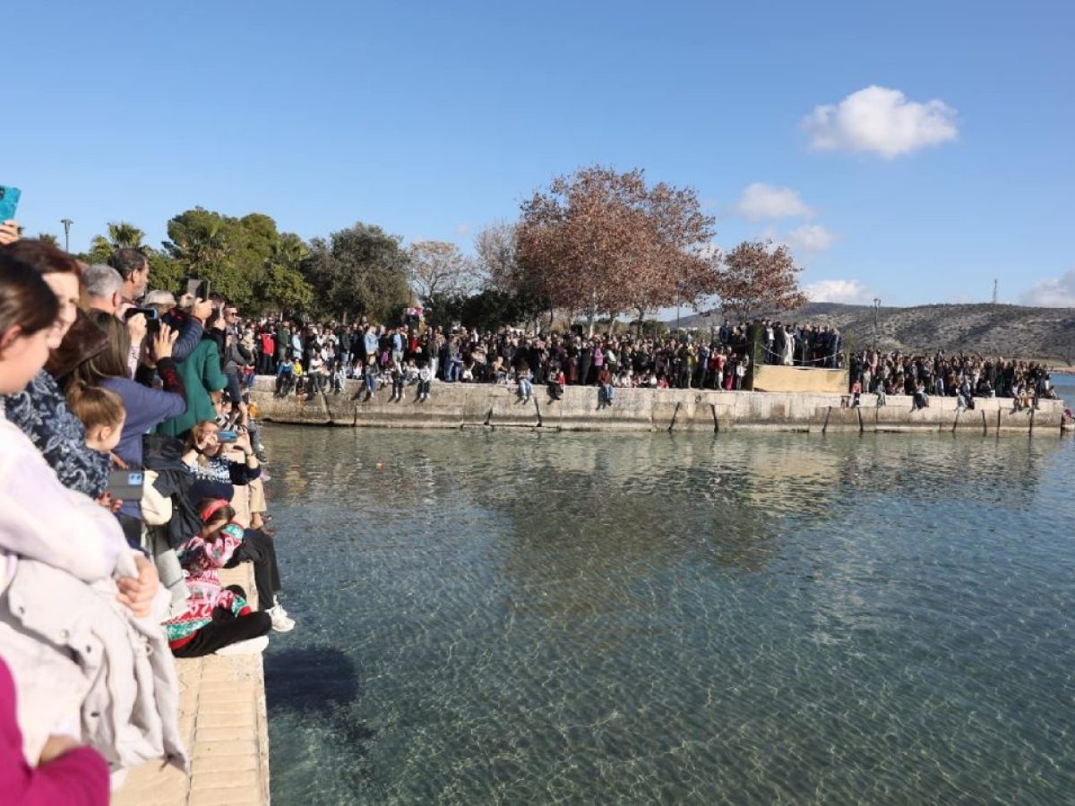 Ρίψη του Σταυρού σε Βάρκιζα, Βούλα και Βουλιαγμένη