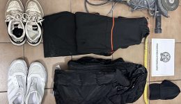 santorini-sinelifthisan-dio-atoma-gia