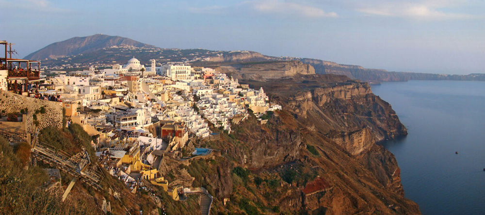 santorini-thetiki-isigisi-gia-tin