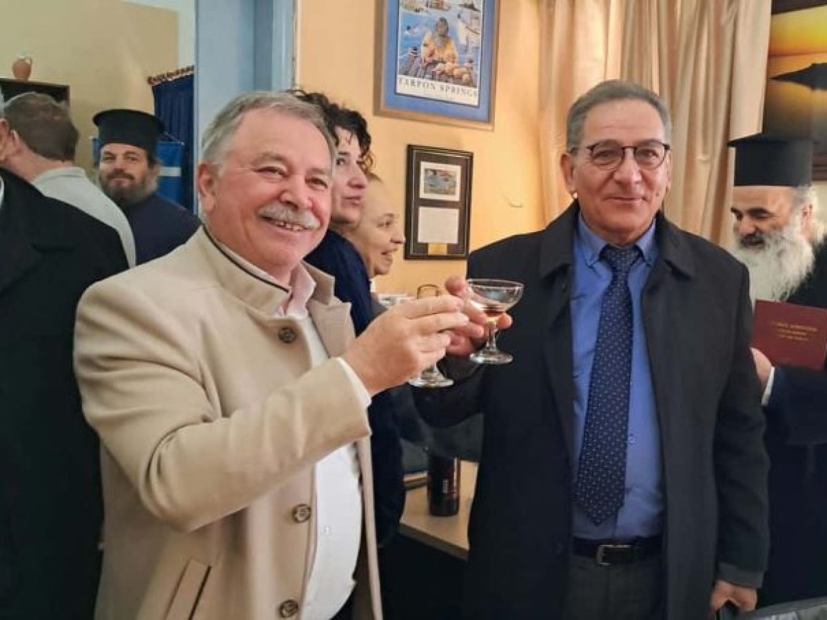 Σε εορταστική ατμόσφαιρα και κλίμα αισιοδοξίας η κοπή της Πρωτοχρονιάτικης Πίτας του Δήμου Καλυμνίων