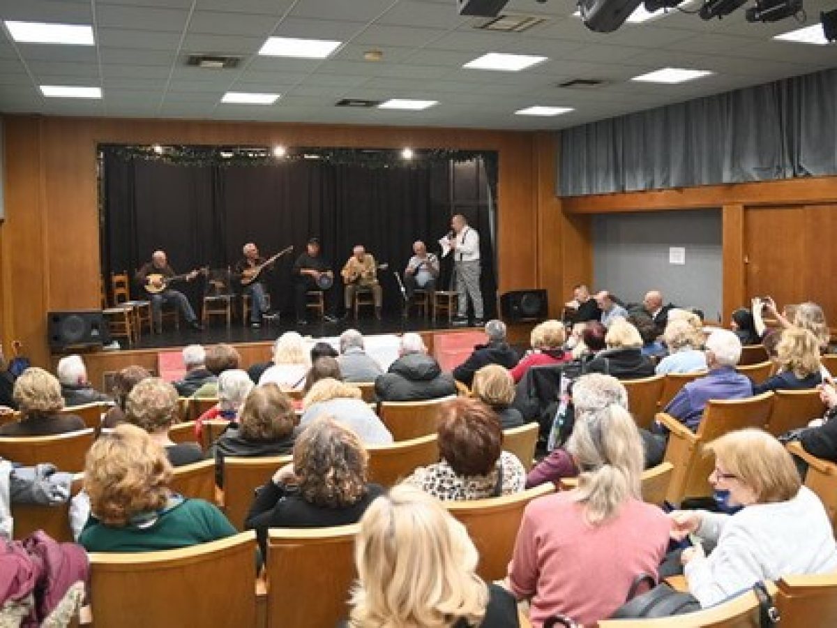 Σε εορταστικό κλίμα η βασιλόπιτα του ΚΑΠΗ Ταύρου στον Ταύρο (εικόνες)