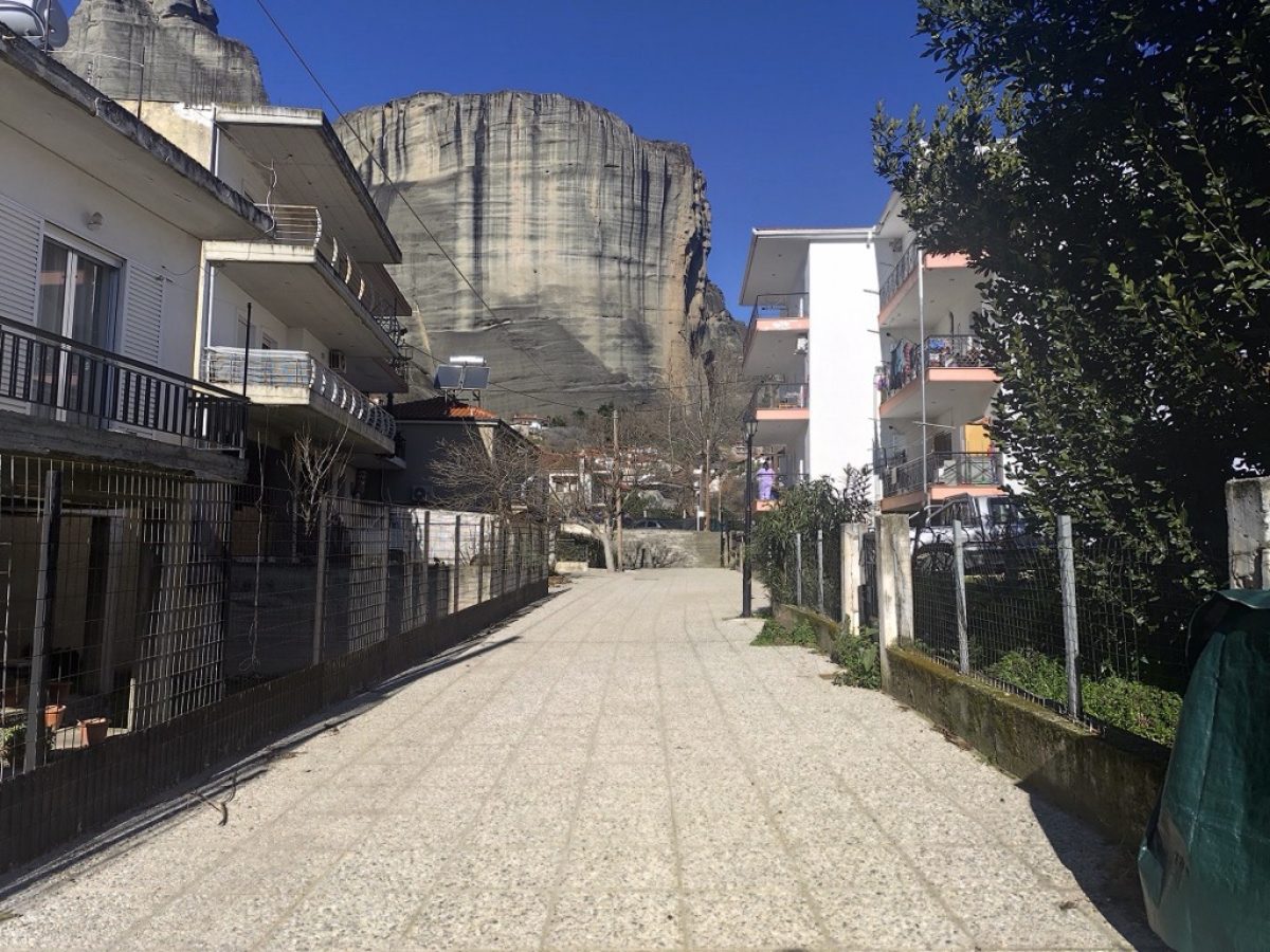 Σε εξέλιξη έργο ανάπλασης στο κέντρο της Καλαμπάκας – Νέος πεζόδρομος με στόχο μια βιώσιμη και φιλική προς τον πεζό πόλη