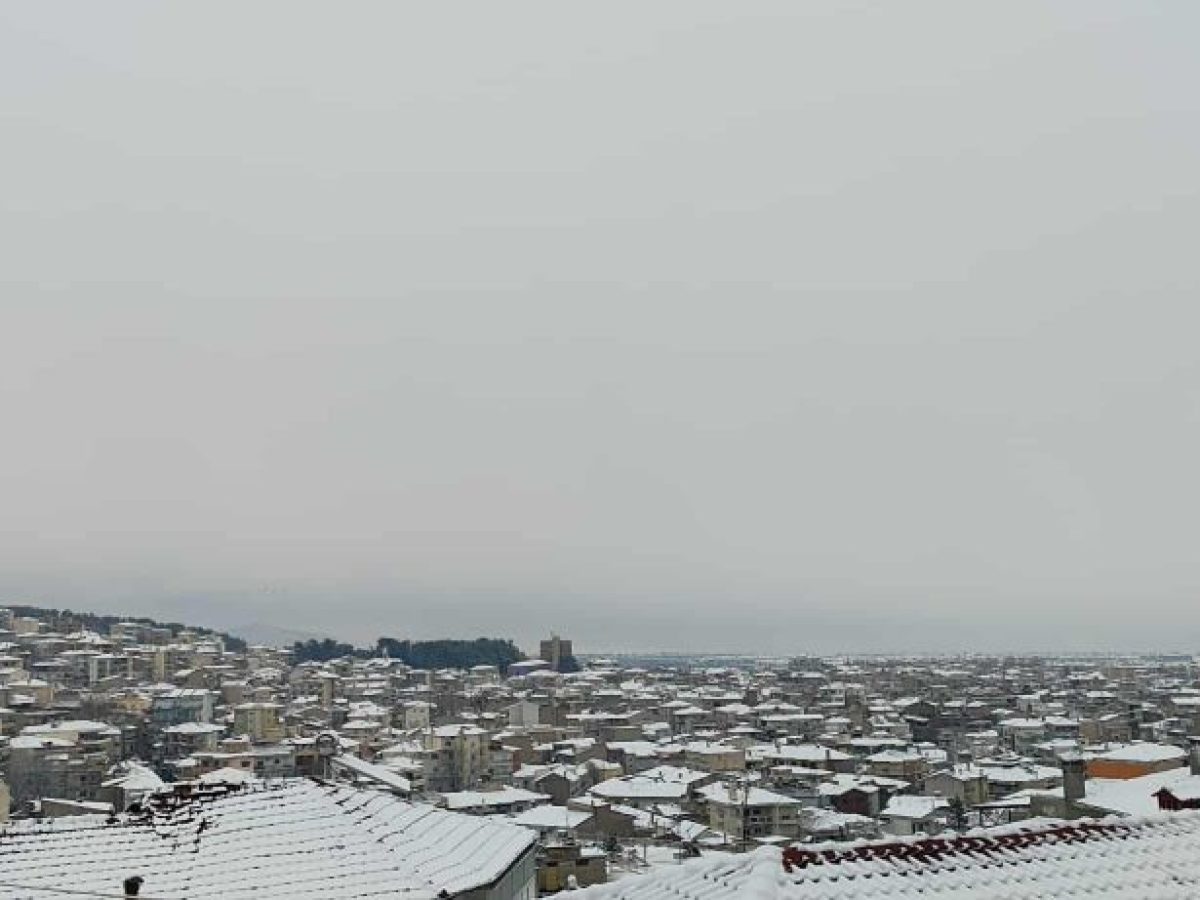 Σε πλήρη εξέλιξη η κακοκαιρία στη Δ. Μακεδονία – Κλειστά τα σχολεία, απαγόρευση κυκλοφορίας στην Εγνατία Οδό