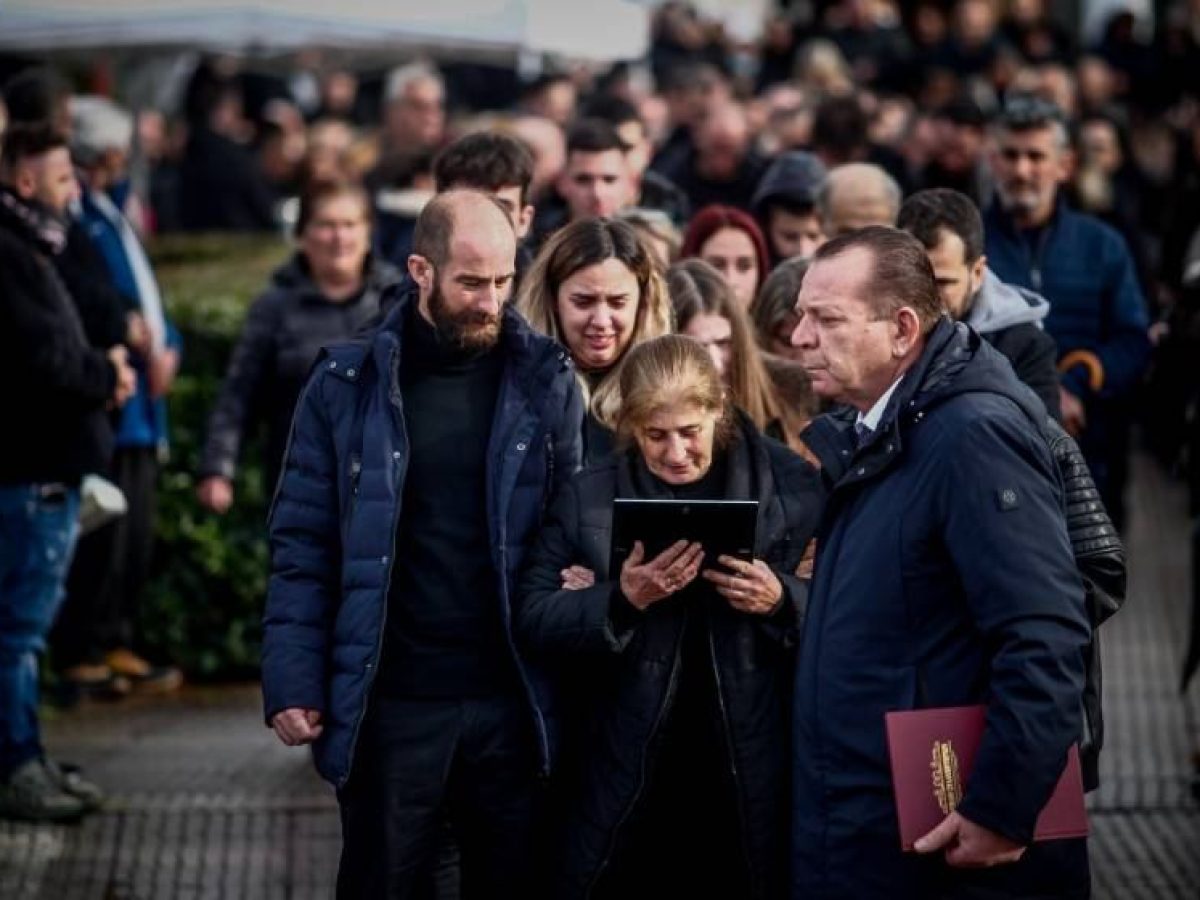 Σε βαρύ κλίμα οι κηδείες των τριών θυμάτων της τραγωδίας στην Βιολάντα
