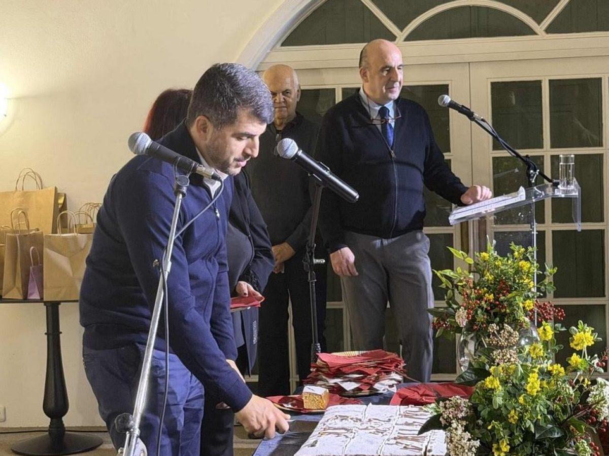Σε ζεστό κλίμα η κοπή της πρωτοχρονιάτικης πίτας του Κ.Ε.Μ.Μ.Ε. στη Βίλλα Μπότση