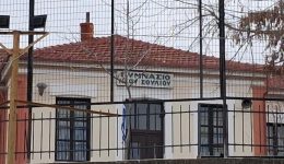 serres-se-diathesimotita-i-kathigitria-1