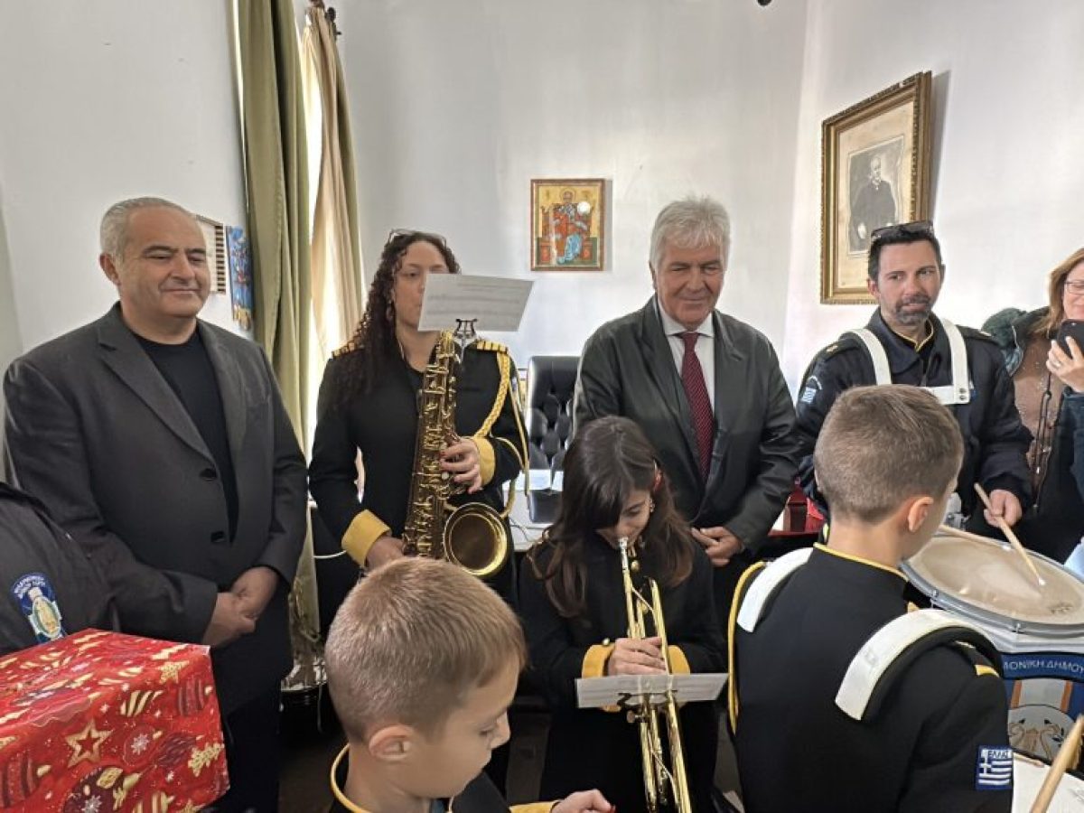 Συγκίνηση, χαμόγελα και ελπίδα στο Δημαρχιακό Μέγαρο Λέρου – Τα πρωτοχρονιάτικα κάλαντα στον Δήμαρχο Λέρου, Τιμόθεο Κωττάκη