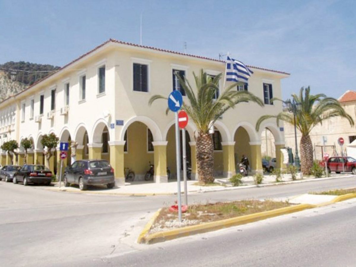 Σύλληψη 45χρονου στη Ζάκυνθο για εμπρησμό ασθενοφόρου, φθορές, κλοπή και ναρκωτικά