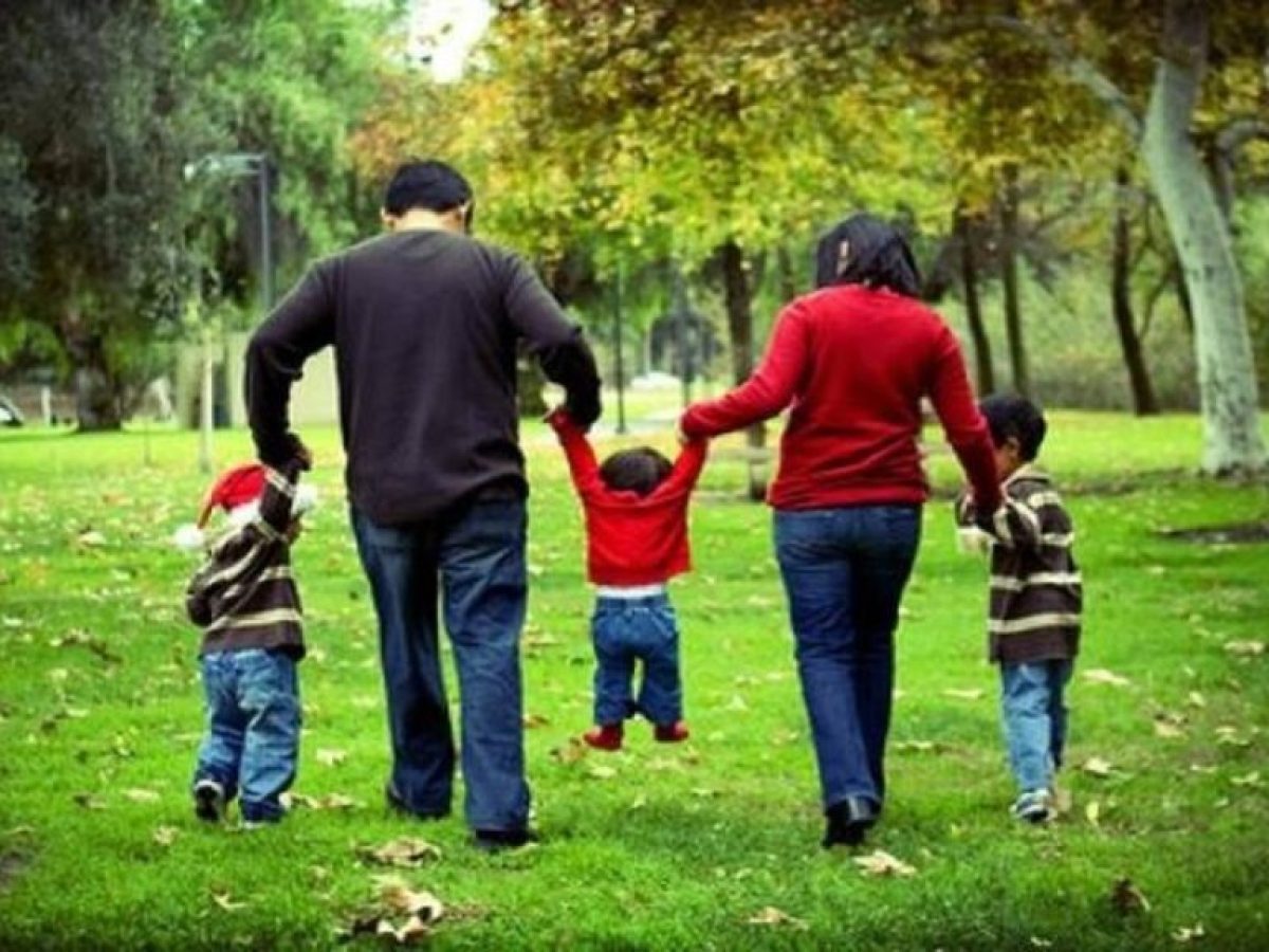 Σύλλογος Τριτέκνων: βράβευση των μαθητών που εισήχθησαν στην τριτοβάθμια εκπαίδευση.