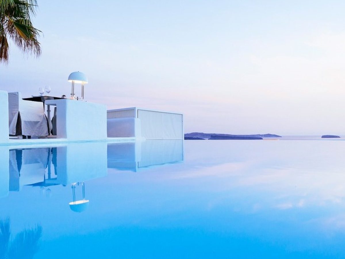 Σημαντικές νέες ξενοδοχειακές επενδύσεις σε Μύκονο, Σαντορίνη και Πάρο