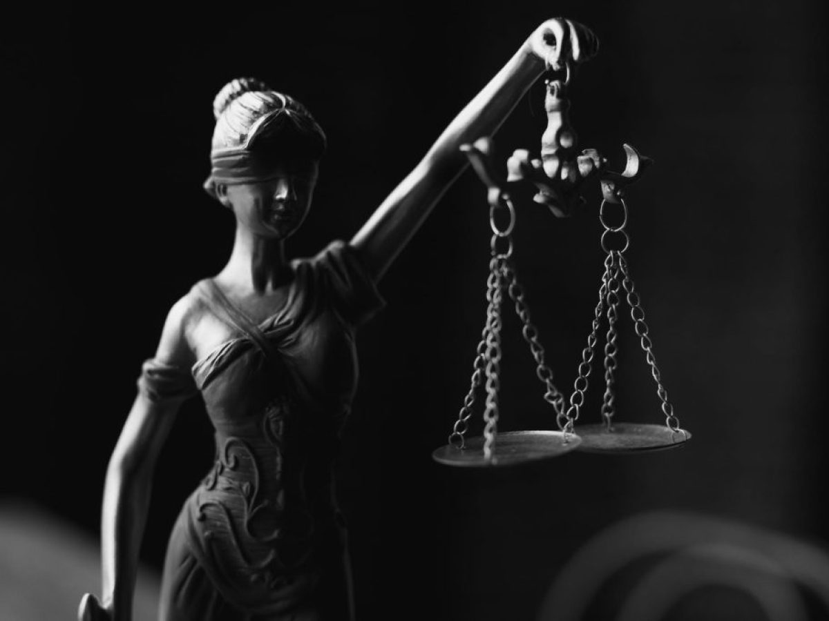 &Sigma;&upsilon;&mu;&beta;&omicron;ύ&lambda;&iota;&omicron; &Epsilon;&phi;&epsilon;&tau;ώ&nu; &Theta;&epsilon;&sigma;&sigma;&alpha;&lambda;&omicron;&nu;ί&kappa;&eta;&sigmaf;: Ά&kappa;&upsilon;&rho;&epsilon;&sigmaf; &omicron;&iota; &kappa;&alpha;&tau;&alpha;&theta;έ&sigma;&epsilon;&iota;&sigmaf; &alpha;&nu;&eta;&lambda;ί&kappa;&omega;&nu; &alpha;&nu; &delta;&epsilon;&nu; &mu;&alpha;&gamma;&nu;&eta;&tau;&omicron;&sigma;&kappa;&omicron;&pi;&omicron;ύ&nu;&tau;&alpha;&iota;