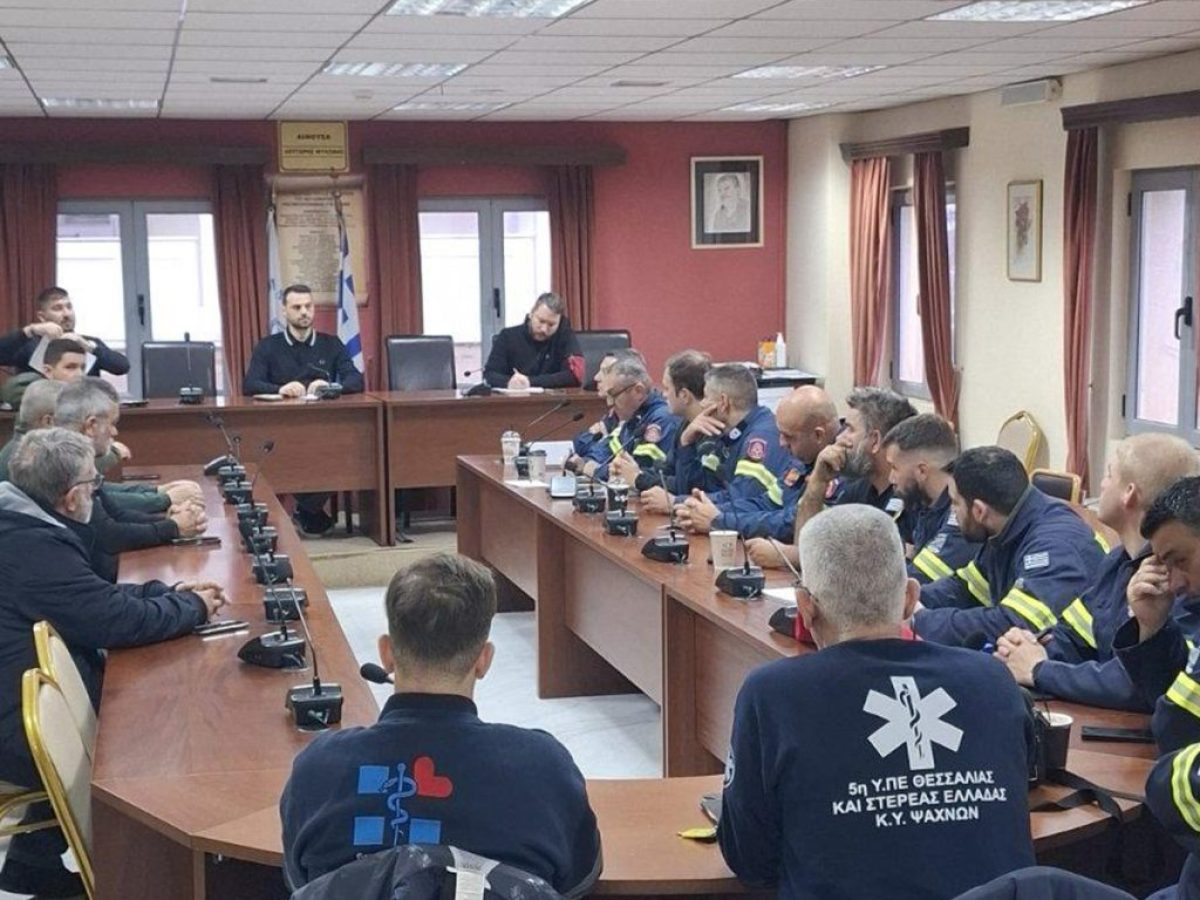 Συναγερμός «Red Code» στην Εύβοια: Κλείνουν όλα τα σχολεία στον Δήμο Διρφύων – Μεσσαπίων λόγω της σφοδρής κακοκαιρίας