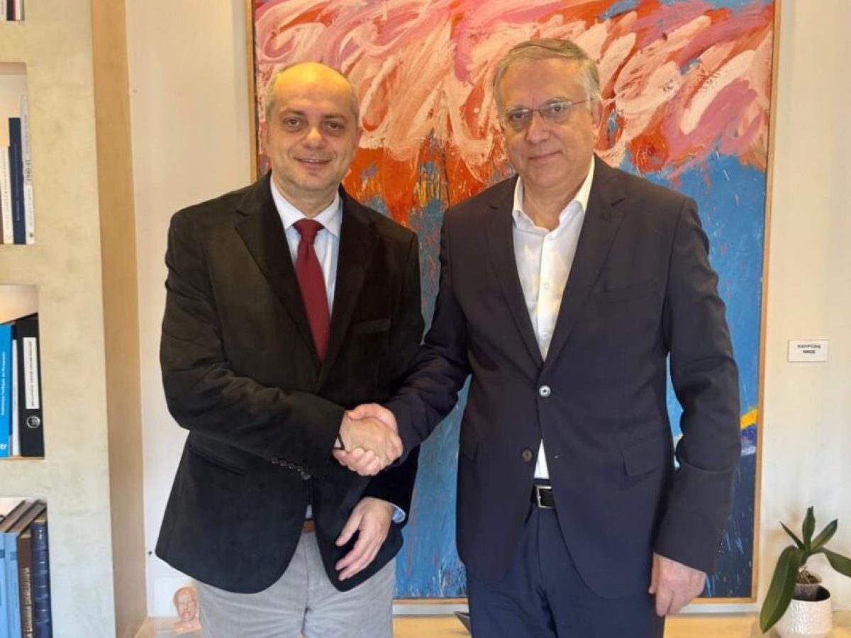 Συνάντηση Χρήστου Καπετάνου με τον Υπουργό Ανάπτυξης Τάκη Θεοδωρικάκο – Θετικές εξελίξεις για τις λαϊκές αγορές