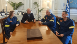 sinantisi-gnorimias-g.-leontariti-me