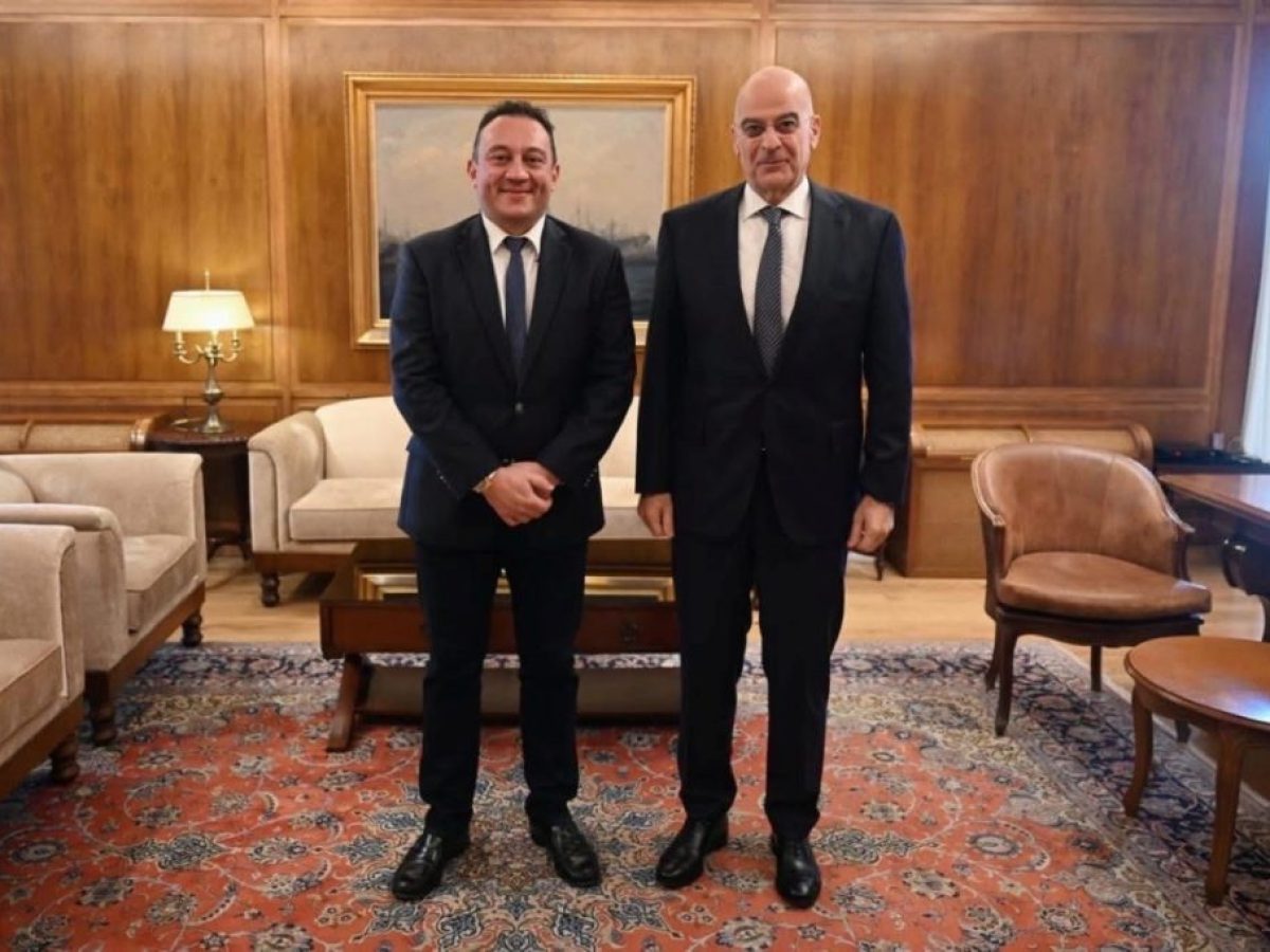 Συνάντηση Κ. Βλάση με Ν. Δένδια για τα στρατόπεδα της Τρίπολης