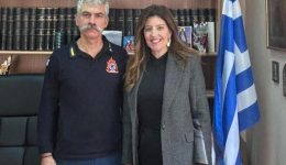 sinantisi-karampatsoli-&ndash;-mavridi