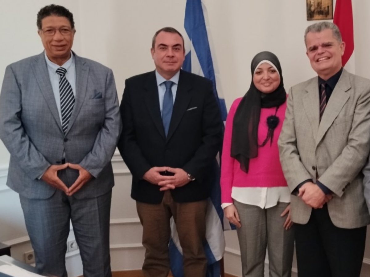 &Sigma;&upsilon;&nu;ά&nu;&tau;&eta;&sigma;&eta; &Pi;&alpha;&sigma;&iota;ό&pi;&omicron;&upsilon;&lambda;&omicron;&upsilon; &mu;&epsilon; &Epsilon;&mu;&pi;&omicron;&rho;&iota;&kappa;ή &Alpha;&kappa;ό&lambda;&omicron;&upsilon;&theta;&omicron; &Pi;&rho;&epsilon;&sigma;&beta;&epsilon;ί&alpha;&sigmaf; &Alpha;&iota;&gamma;ύ&pi;&tau;&omicron;&upsilon;