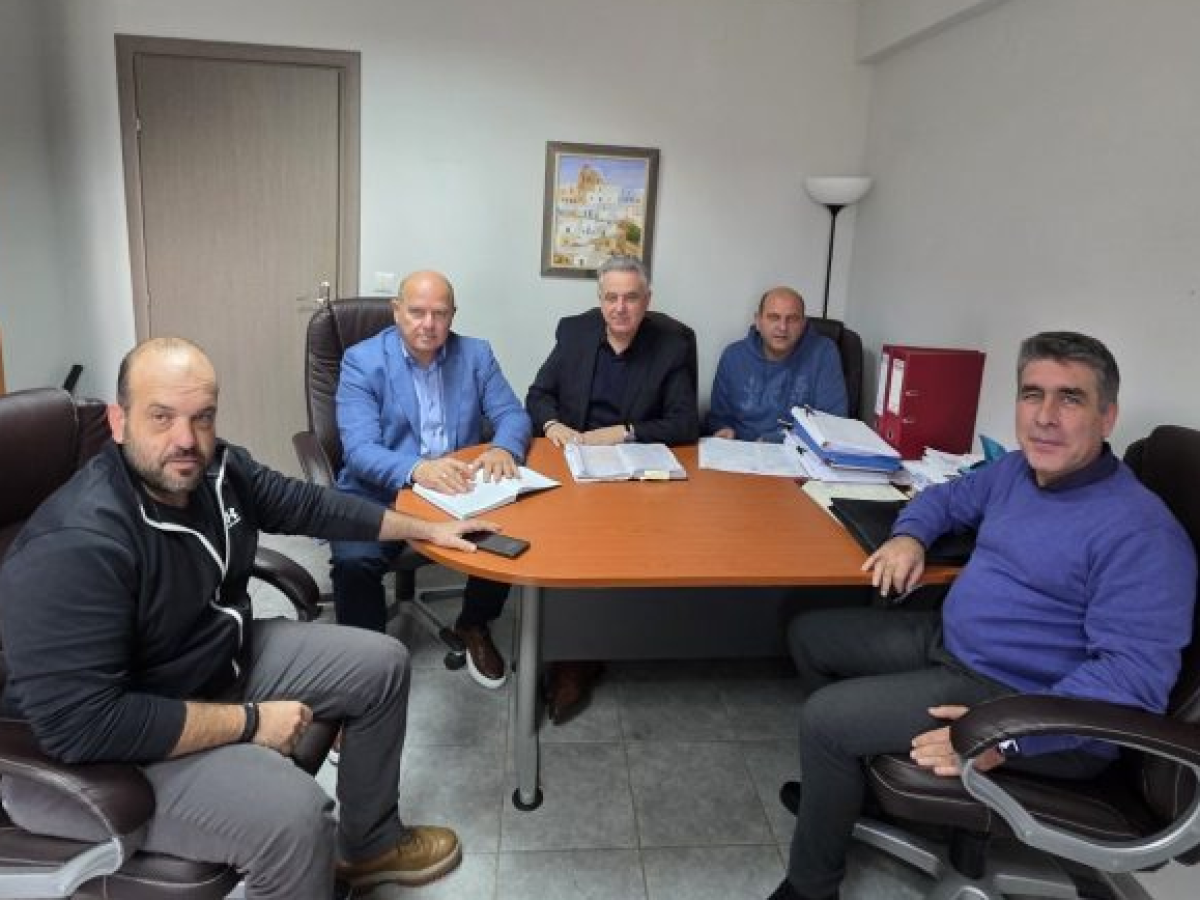 Συνάντηση Θανάση Καββαδά με τη Δημοτική Αρχή Μεγανησίου για τη χρηματοδότηση και υλοποίηση έργων στο νησί