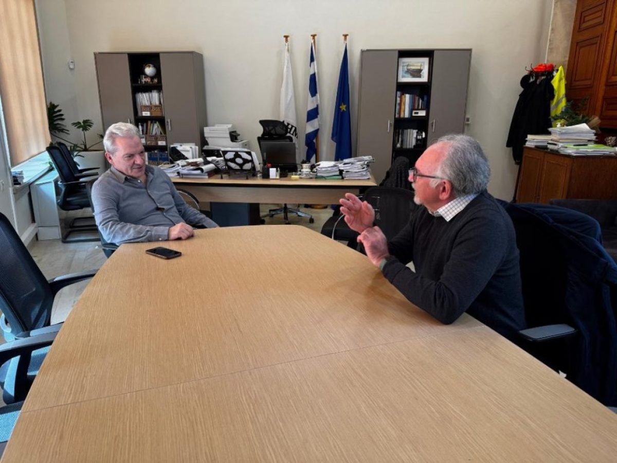 Συνάντηση του Δημάρχου Ηρακλείου Αλέξη Καλοκαιρινού με το νέο Πρόεδρο της Ηράκλειας Πρωτοβουλίας Μιχάλη Ταρουδάκη