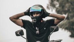 sinechizonte-i-entatiki-elegchi-stin