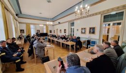 sinedriase-to-sintonistiko-organo-politikis