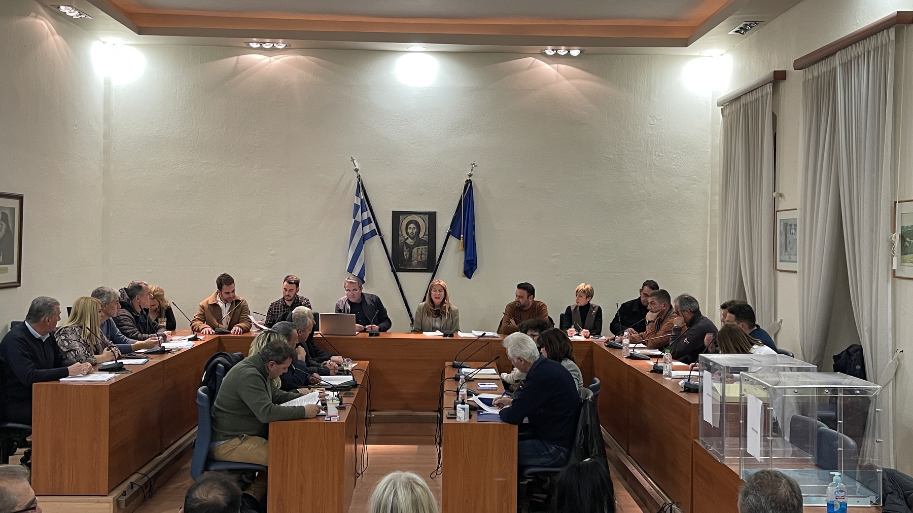 sinedriazi-to-dimotiko-simvoulio-poligirou