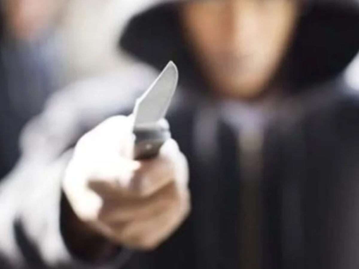 Συνελήφθησαν δύο άνδρες για ληστρική κλοπή σε κατάστημα στην Ηλεία – Έβγαλαν μαχαίρι σε πελάτη!