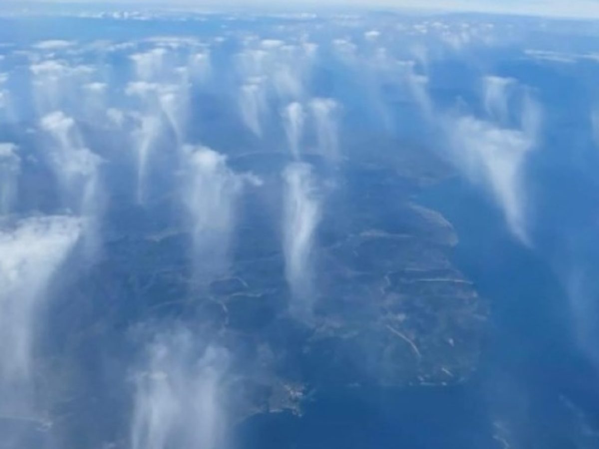 «Σύννεφα με ουρές» – Εξαιρετικά σπάνιο φαινόμενο πάνω από τη Σκιάθο