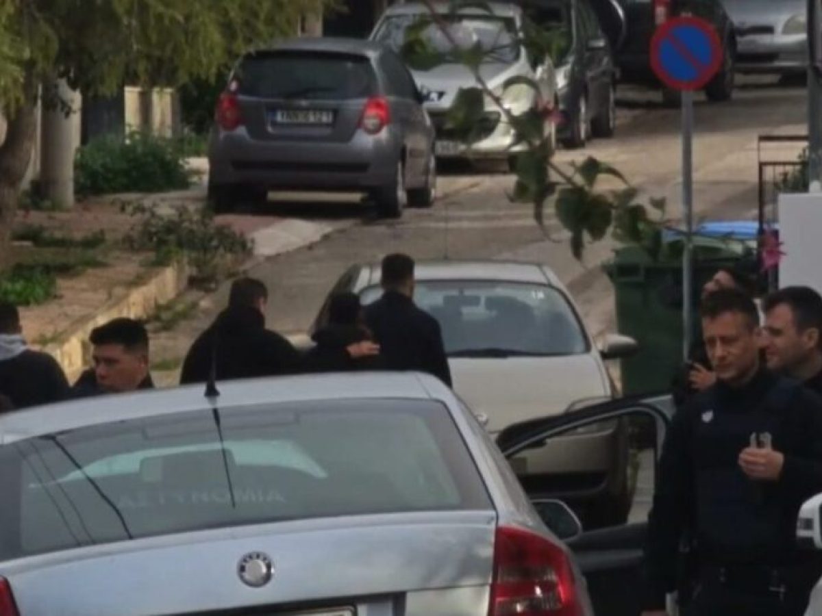 Σοκ στη Γλυφάδα: 46χρονος σκότωσε με μαχαίρι τον πατέρα του – Το 2014 είχε δολοφονήσει τη μητέρα του