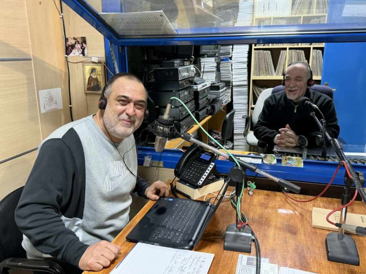 Σωτήρης Γίδας στην Σαββατιάτικη εκπομπή στο ράδιο Σταγών: Στην συνάντηση με Κουρέτα κάθονταν όλοι χωρίς να μιλάνε, σαν να ήταν κριτές στο Fame Story – Η απουσία Αλέκου και η προσπάθεια να φτιάξουν ξανά δυνατό ΠΑΣΟΚ στην Καλαμπάκα