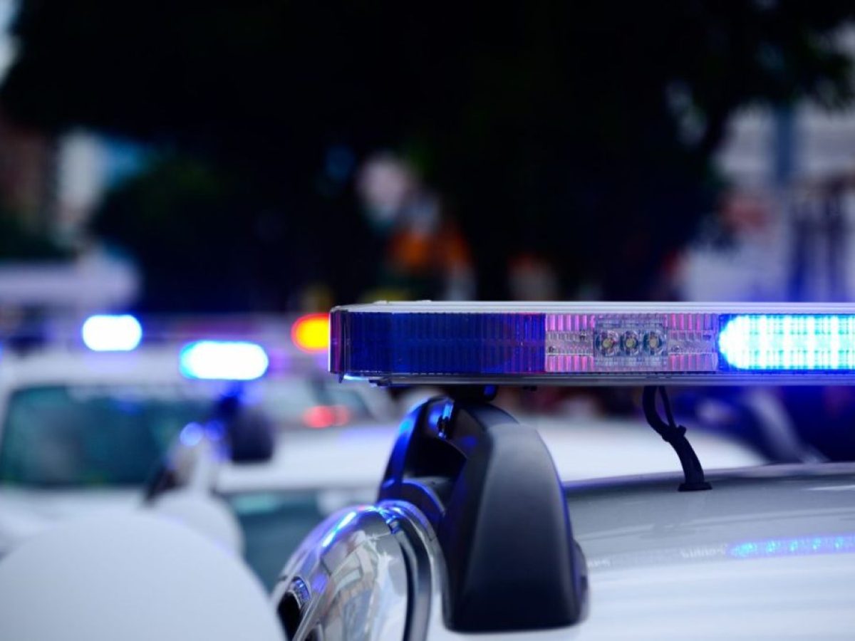 &Sigma;&tau;&alpha; &chi;έ&rho;&iota;&alpha; &tau;&eta;&sigmaf; &Alpha;&sigma;&tau;&upsilon;&nu;&omicron;&mu;ί&alpha;&sigmaf; &omicron;&iota; &delta;&rho;ά&sigma;&tau;&epsilon;&sigmaf; &delta;ύ&omicron; &lambda;&eta;&sigma;&tau;&epsilon;&iota;ώ&nu; &sigma;&tau;&omicron; &kappa;έ&nu;&tau;&rho;&omicron; &tau;&eta;&sigmaf; &Theta;&epsilon;&sigma;&sigma;&alpha;&lambda;&omicron;&nu;ί&kappa;&eta;&sigmaf;