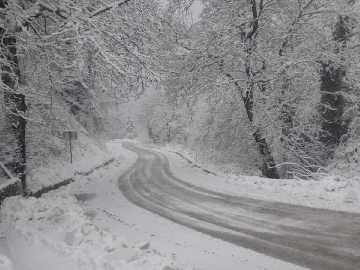 Στα “λευκά” τα χωριά της Ορεινής Κορινθίας