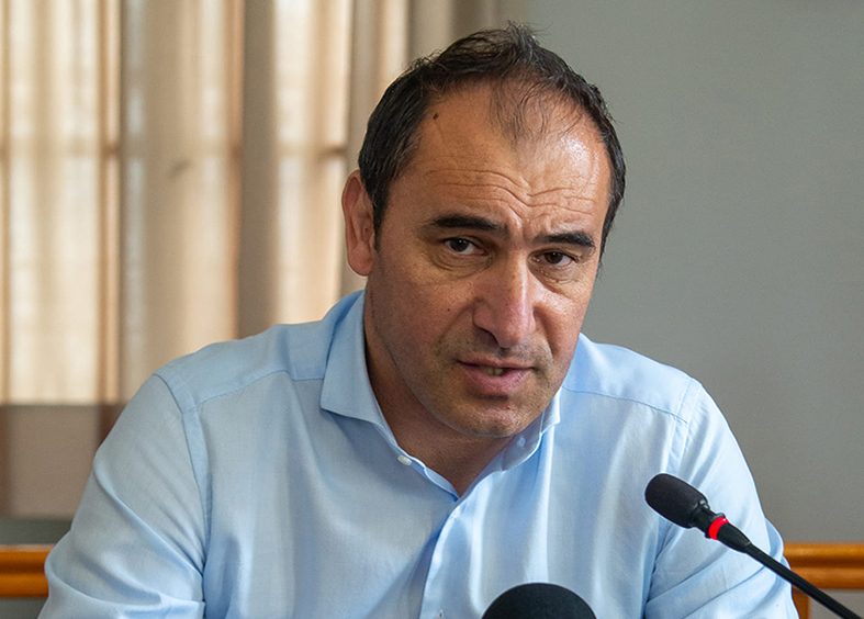 stelios-ignatiadis-protereotita-ine-o
