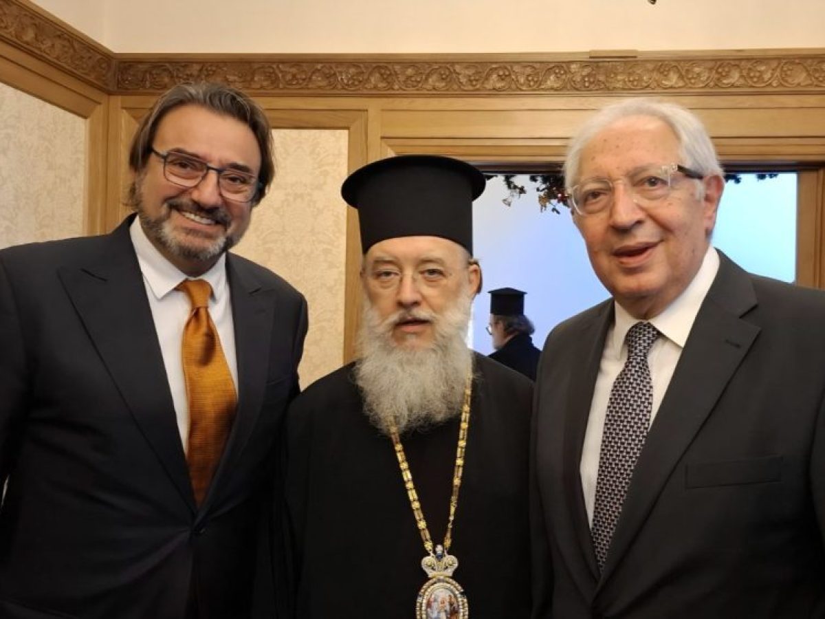 Στην καθιερωμένη τελετή κοπής της πρωτοχρονιάτικης βασιλόπιτας της Ιεράς Μητρόπολης Κηφισίας, Αμαρουσίου Ωρωπού και Μαραθώνος, ο Δήμαρχος Αμαρουσίου