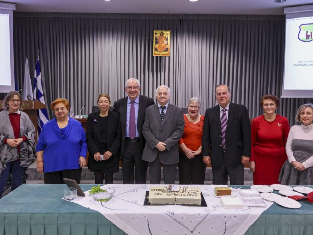 Στην κοπή της πρωτοχρονιάτικης πίτας του Εκδρομικού και Περιηγητικού Ομίλου Αμαρουσίου ο Δήμαρχος Θεόδωρος Αμπατζόγλου