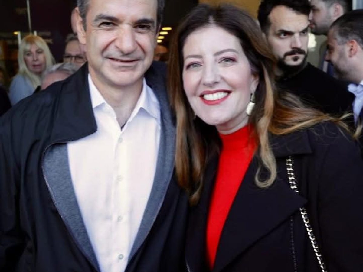 Στην Πειραιώς με τον πρωθυπουργό η Καραμπατσώλη