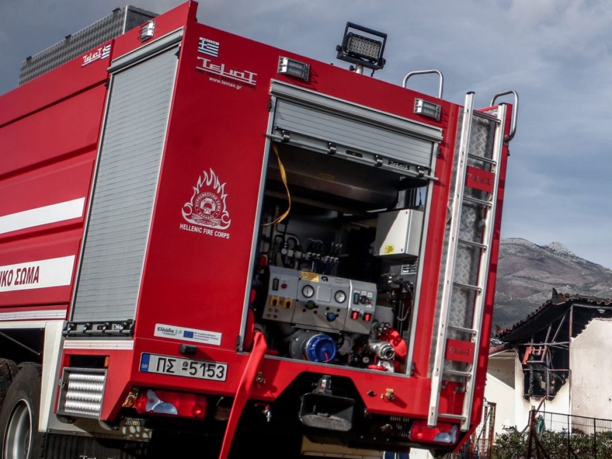 Στις φλόγες επιχείρηση στο Κορωπί – Επιχειρούν ισχυρές δυνάμεις της Πυροσβεστικής