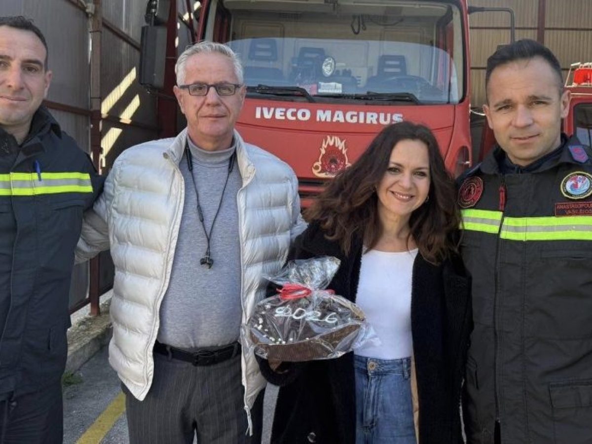 Στις μάχιμες υπηρεσίες της Παραμυθιάς για ανταλλαγές ευχών +Φωτογραφίες