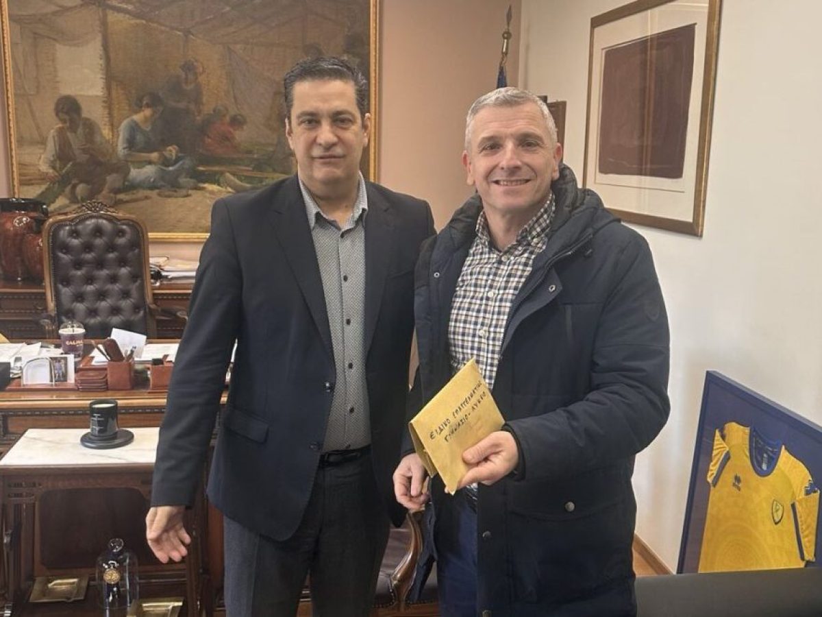 Στο Δημαρχείο υποδέχθηκε ο Δήμαρχος Αγρινίου τους Διευθυντές των Ειδικών Σχολείων, προκειμένου να τους αποδώσει το χρηματικό ποσό που συγκεντρώθηκε στο πλαίσιο του 3ου Street Music Festival