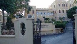 sto-mikroskopio-tis-isangelias-to