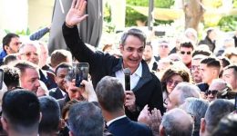 sto-moschato-o-kiriakos-mitsotakis
