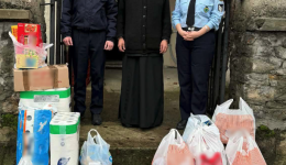 sto-plesio-eortasmou-ton-christougennon