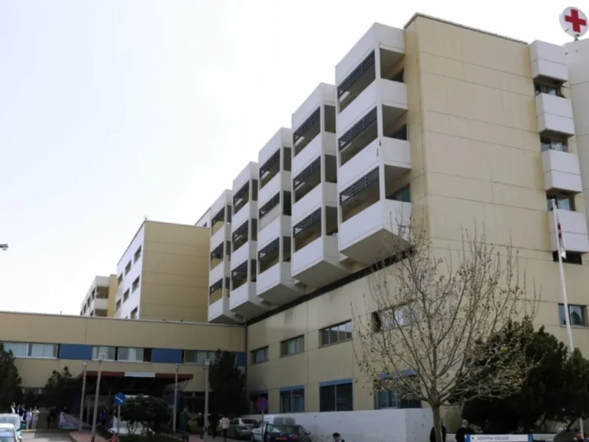 Στο Θριάσιο νοσηλεύεται οδηγός μετά το τροχαίο με δύο φορτηγά στην Αθηνών-Κορίνθου